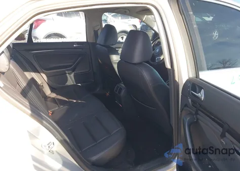 2010 Volkswagen Jetta Limited Edition/Se/Sel from USA, damaged, VIN 3VWRZ7AJ9AM064272